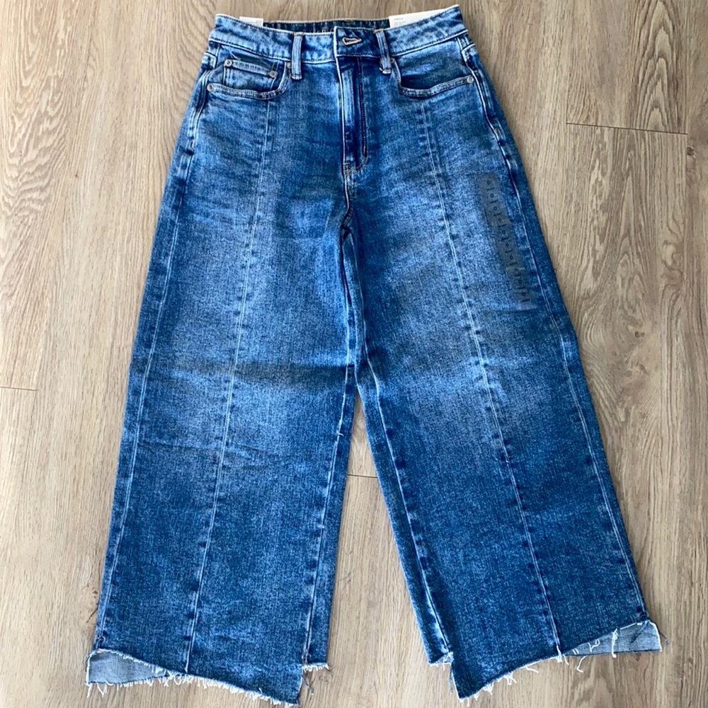 Never worn American Eagle wide leg crop Jean